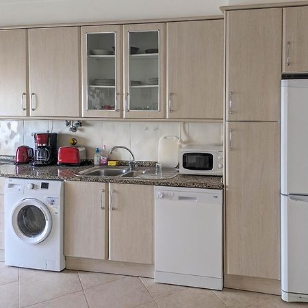 Two Bedroom Apartment - 110M2, Ac, Terrace, Wi-Fi Lagos Exteriör bild