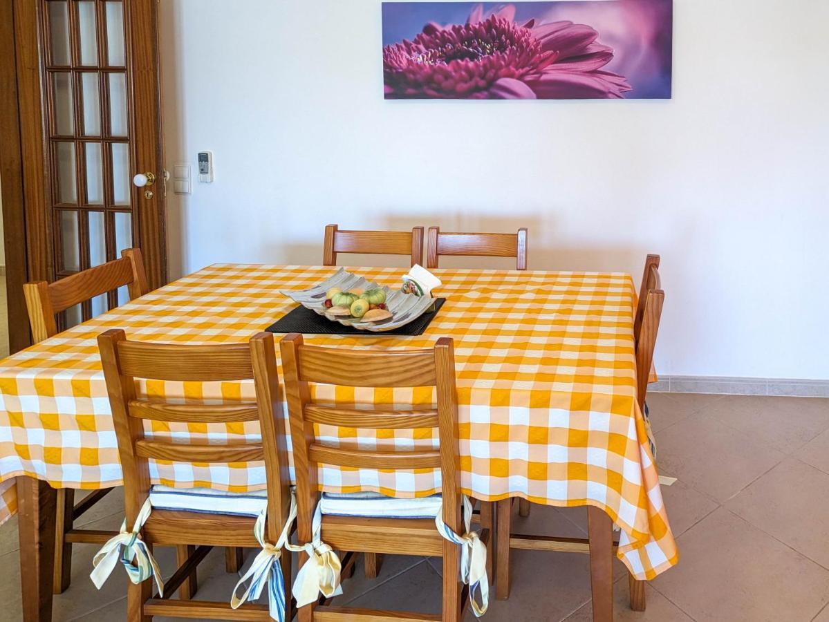 Two Bedroom Apartment - 110M2, Ac, Terrace, Wi-Fi Lagos Exteriör bild