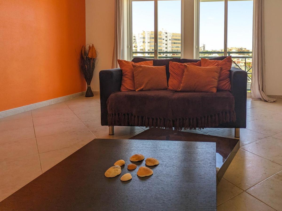 Two Bedroom Apartment - 110M2, Ac, Terrace, Wi-Fi Lagos Exteriör bild