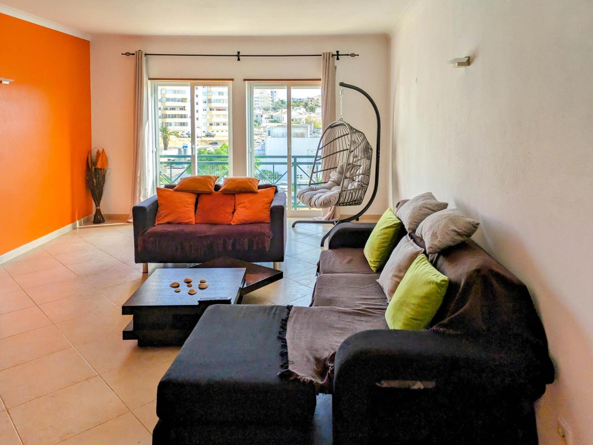 Two Bedroom Apartment - 110M2, Ac, Terrace, Wi-Fi Lagos Exteriör bild