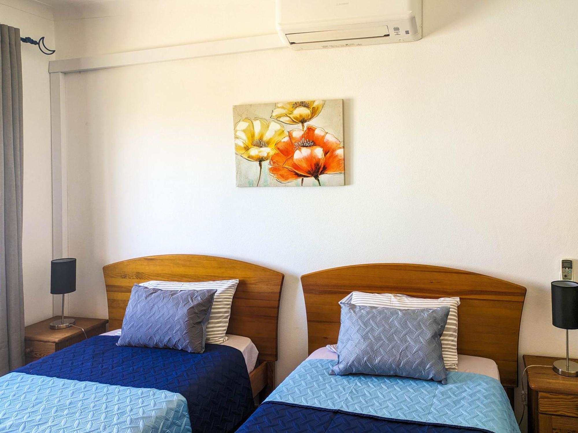 Two Bedroom Apartment - 110M2, Ac, Terrace, Wi-Fi Lagos Exteriör bild