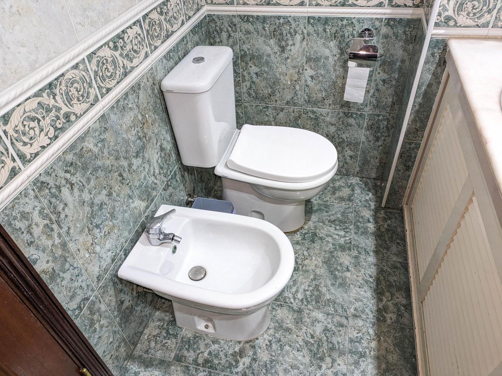 Two Bedroom Apartment - 110M2, Ac, Terrace, Wi-Fi Lagos Exteriör bild